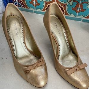 Gold Bebe Heels…beautiful shoes. Great condition.